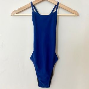 JOLYN Tie Back Onsie Blue size 26